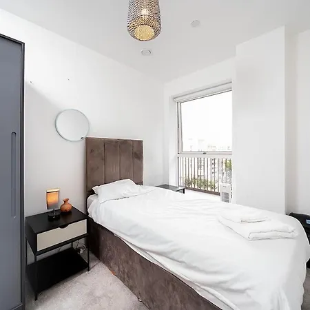Single Bed In Shared Apt Greater London Gem Near O2 Arena & Thames With Free Parking Exterior photo